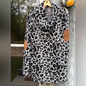 Bellamie 2xl Stylish Black and Gray Leopard Print Women's Sweater